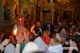 В главный храм Николаева прибыл благодатный огонь 