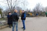 В Николаеве коммунальщики начали подготовку городских кладбищ к поминальным дням