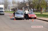 В Николаеве возле автовокзала столкнулись две "Славуты" 