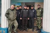Николаевским полицейским вручили погоны возле разрушенного райотдела в зоне АТО
