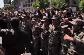 К протестам в Ереване присоединились военные 