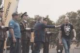 Стало известно, почему ветеран "Азова" не захотел пожать руку Порошенко
