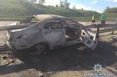 На Николаевщине авто загорелось после столкновения с отбойником – женщина погибла, пассажир ранен