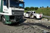На Николаевщине столкнулись грузовик и пикап: два человека пострадали