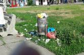 «Добро пожаловать»: николаевцы публикуют фото заваленного мусором автовокзала