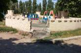 В Николаеве детский городок превратили в свалку