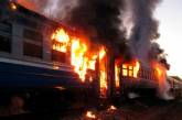 В Ивано-Франковской области на ходу загорелся поезд, пассажиры выпрыгивали из окон. Видео