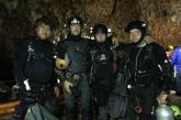 Украинские дайверы спасали юных футболистов из затопленной таиландской пещеры