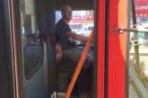 В николаевских троллейбусах водители со скандалом отказываются брать монеты 