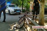 В Николаеве пьяный велосипедист ехал по «встречке» и врезался в «Лексус»