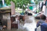 В Чернигове дождем затопило канализацию, улицы ушли под воду