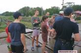 Жители улицы Горького перекрывали железную дорогу в Николаеве