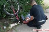В Южноукраинске на обочине нашли пожилого велосипедиста с проломленной головой. 18+