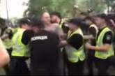 Полиция задержала радикала во время Крестного хода в Киеве. ВИДЕО