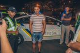 В Киеве пьяный водитель разбил семь автомобилей и уснул в машине полицейских