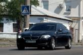 В Николаеве пьяный «мажор» на BMW едва не сбил людей на пешеходном переходе
