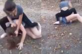 В Одессе группа девочек жестоко избила ровесницу и сняла  на видео расправу