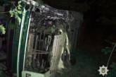 В Днепропетровской области Opel опрокинул на бок автобус: 15 пострадавших 
