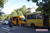 В центре Николаева столкнулись две маршрутки — пострадал пассажир
