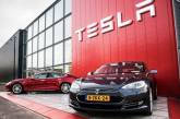 Саудовская Аравия планирует выкупить компанию Tesla за 82 млрд долларов, - СМИ