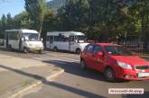 В центре Николаева маршрутка врезалась в "Шевроле": пострадала девушка