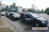 В районе автовокзала в Николаеве столкнулись три автомобиля