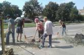 В Николаеве безработные провели уборку ул. Пограничной