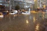 Центр Киева ночью снова ушел под воду из-за ливня. ФОТО