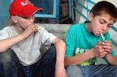 Каждый десятый школьник в Украине выкурил свою первую сигарету в 14 лет