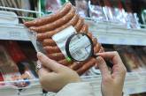 В Николаеве тележурналисты проверили качество колбасы на рынке. ВИДЕО