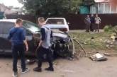 В Прилуках пьяный сын мэра за рулем авто протаранил столб. ВИДЕО