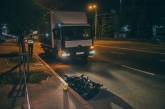 В Киеве пешеход попал под немецкий грузовик при попытке перебежать шесть полос