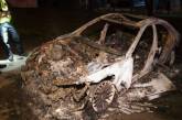 В Киеве при попытке скрыться полиции дотла сгорел Mercedes S-Class