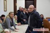 Николаевцы два часа требовали от депутатов проголосовать за ремонт дороги 