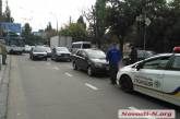 В Николаеве автоледи за рулем «ВАЗ» не пропустила «Шевроле»: образовалась пробка