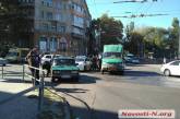 В центре Николаева маршрутка с пассажирами врезалась в ВАЗ