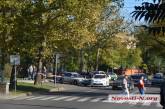 В Николаеве полицейские хотели эвакуировать «Форд» на «евробляхах»: водитель закрылся в машине