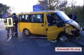 Центр Николаева застыл в пробке: пьяный водитель микроавтобуса врезался в «Рено» 