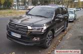 В центре Николаева девушка за рулем Honda «подрезала» land Cruiser