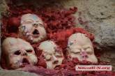 В Николаеве появилась инсталляция в виде окровавленных детских голов