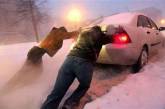 Первый снег в Украине: за сутки произошло 1358 ДТП, 11 человек погибли