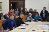 В Николаеве у депутатов требовали восстановить уволенного из ДЮСШ известного тренера Шумилова