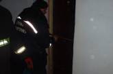 На Николаевщине спасатели помогли женщине попасть в квартиру, случайно закрытую ребенком