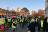Во Франции идут стотысячные митинги против роста цен на бензин: арестованы десятки человек, есть погибший