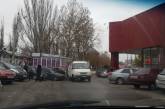 В Николаеве на парковке столкнулись «БМВ» и «Газель»