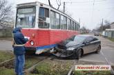 В Николаеве столкнулись «Опель» и трамвай — пострадали два человека