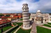 Падающая Пизанская башня в Италии постепенно выравнивается