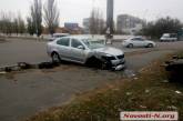 В Николаеве пьяный работник автомойки разбил автомобиль, оставленный на ночь клиентом