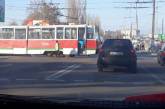 В Николаеве трамвай заблокировал движение авто по проспекту Мира