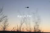 Около Керчи приземлились четыре военных вертолета. ВИДЕО